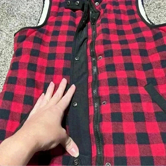 cambridge dry goods vest Women Size S Buffalo Plaid Fuzzy Inside - Picture 4 of 8